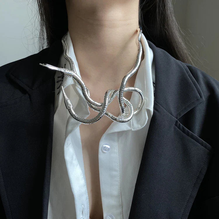 Collar de serpiente