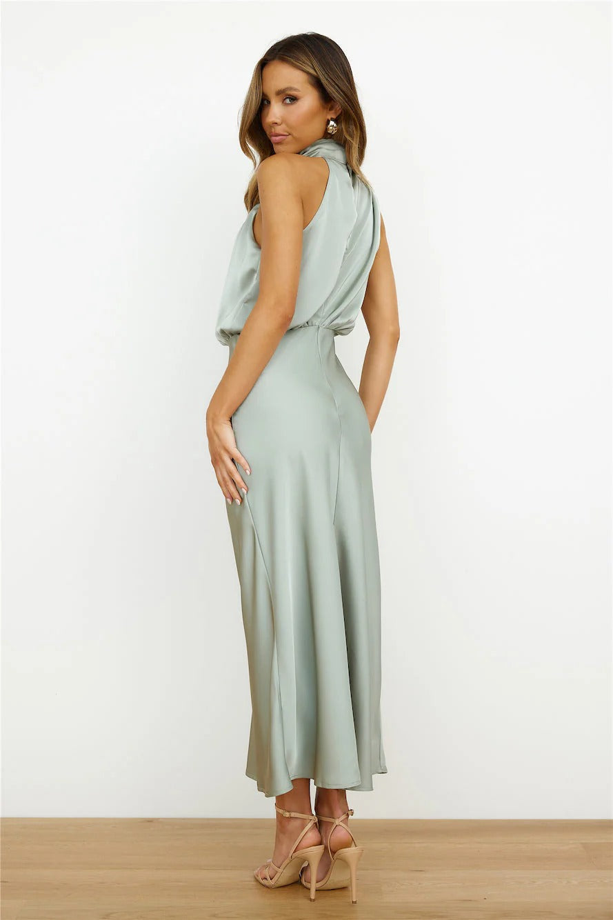 MARIANA | Vestido con Escote Americano