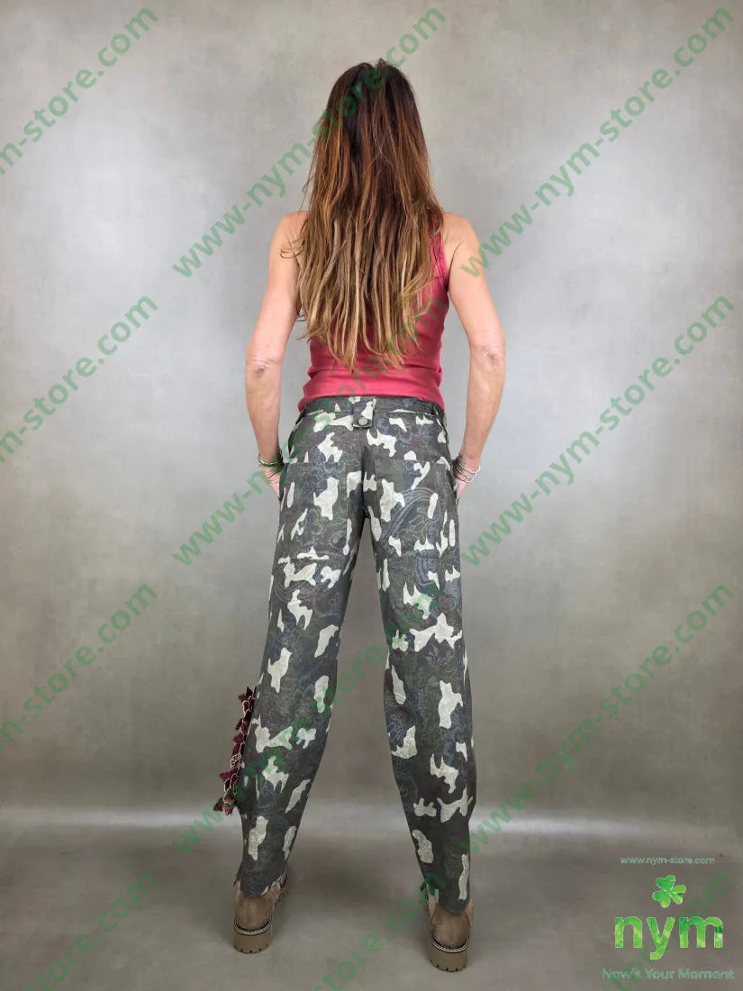 Pantalones estampados militar mujer